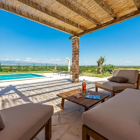 Holiday home Old Olive Murvica (Policnik)